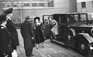 Alighting Gallery: Queen Elizabeth stepping out of a car, LFB Lambeth HQ