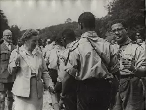 Antilles Collection: Queen Juliana meeting Dutch boy scouts