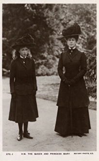 Images Dated 24th March 2017: Queen Mary and daughter Princess Mary