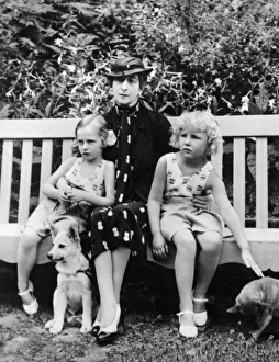 Martha Gallery: Queen Maud of Norway with her granddaughters