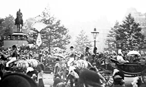 Queen Victoria in her carriage, Marble Arch, Diamond Jubilee