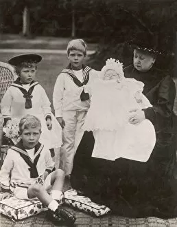 Queen Victoria and her great grandchildren