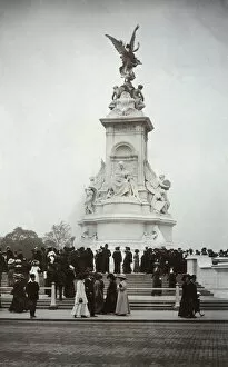 Brock Collection: Queen Victoria Memorial - unveiled - The Mall, London