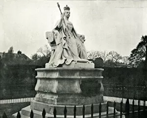 Queen Victoria statue, Kensington Gardens, London
