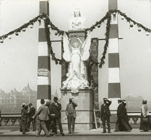 Adorning Gallery: Queen Victorias Diamond Jubilee