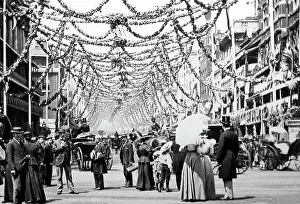 Victorias Prints: Queen Victoria's Diamond Jubilee decorations, London
