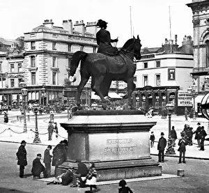 Victorias Prints: Queen Victoria's statue, Liverpool Victorian period