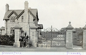 Images Dated 23rd October 2012: Queens Park, Burnley