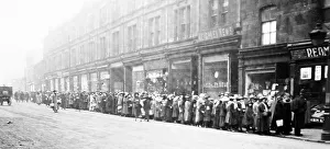 Rationing Prints: Queue for sugar in Keighley in 1917