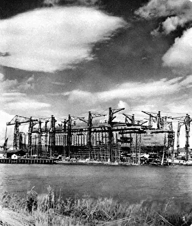 Cunard Prints: R. M. S. Queen Mary under construction, Clydebank, September