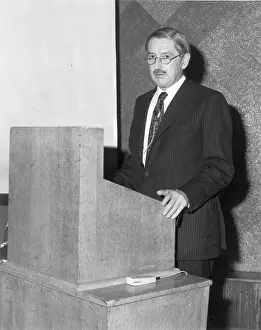 Raes Prints: R P Probert CB - RAeS President (1979-1980)