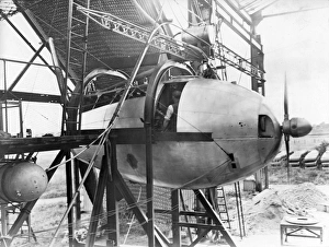 R101 Gallery: R101 engine car on a testbed