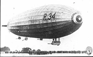 Airship Collection: R34 airship in flight