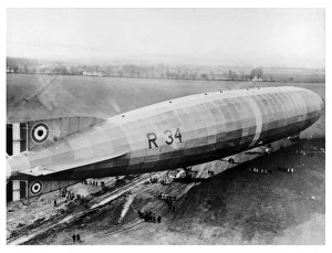 Air Ship Gallery: R34 Airship at Moorings