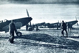 Scramble Prints: RAF scramble, pilots race to their planes, WW2