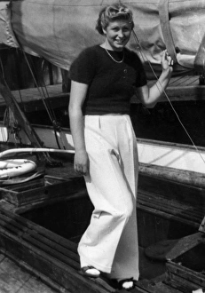 Images Dated 1st September 2011: Ragnhild Hveger