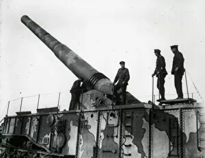 WWI Soldiers Gallery: Railway mounted gun emplacement