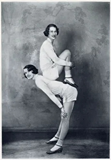 Images Dated 1st November 2019: The Ralli Sisters - The Ruthven Twins in Shake Your Feet