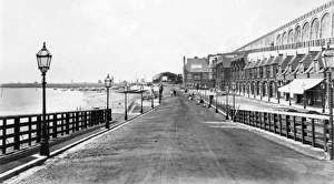 Images Dated 19th October 2009: Ramsgate - East Cliff Marina with Harbour Station