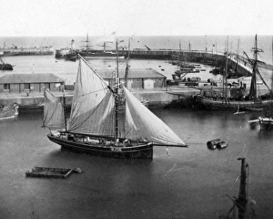 Images Dated 19th October 2009: Ramsgate Harbour, Kent, England
