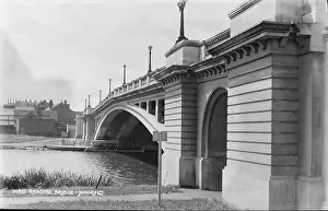 Posts Prints: Reading Bridge