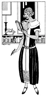 Likes Prints: She Reads as she Walks