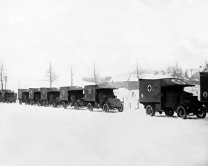Ambulances Gallery: Red Cross ambulances in the snow, Western Front, WW1