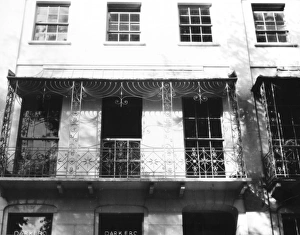 Images Dated 14th April 2011: Regency Verandah