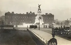 Surround Prints: Rehearsal for unveiling of Victoria Memorial