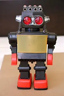 Retro Toy Walking Plastic Robot - Grey Body (2 / 2)