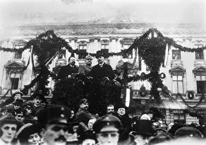 Festoons Prints: Returning Troop / 1918