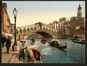Images Dated 2nd May 2012: The Rialto Bridge, Venice, Italy