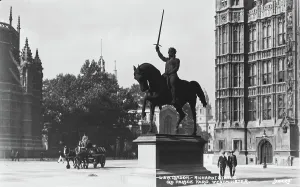 Symbolizing Prints: Richard I Statue