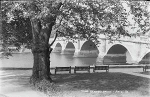 Sightseeing Prints: Richmond Bridge