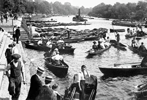 Richmond-Upon-Thames punts and barges early 1900s