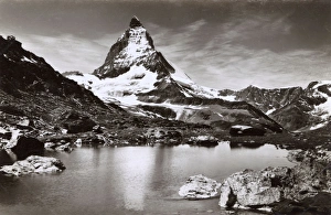 Images Dated 16th May 2017: Riffelsee and Matterhorn - Zermatt, Switzerland