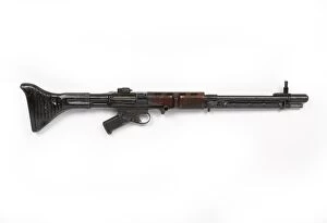 Photograph Gallery: Rifle, Self-Loading, 7.92 Mm, Fg42
