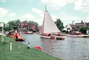 Broads Prints: River Bure, Norfolk Broads - Horning Staithe