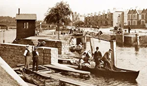 Locks Collection: River Thames Moulsey Lock Victorian period
