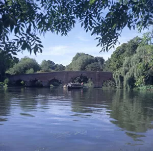 Images Dated 10th June 2019: The River Thames at Sonning, Berkshire