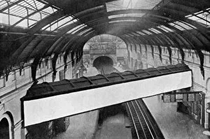 Engineering Collection: The River Westbourne running through Sloane Square tube stat