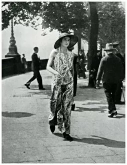 Images Dated 7th June 2019: Riviera fashion on the Victoria Embankment, London