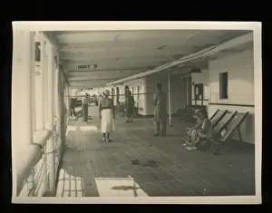 RMS Kenilworth Castle, people playing deck games