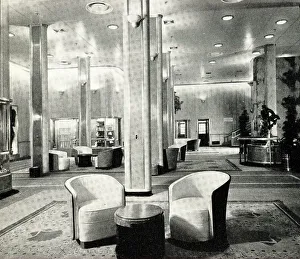 RMS Queen Elizabeth, Main Hall, Promenade Deck