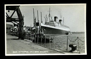 Images Dated 11th April 2016: RMS Queen Elizabeth ocean liner at Southampton