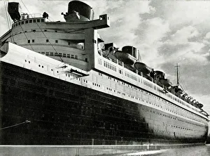 RMS Queen Mary awaiting launch