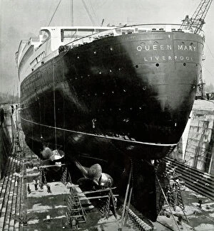 Check Collection: RMS Queen Mary, hull and propellers