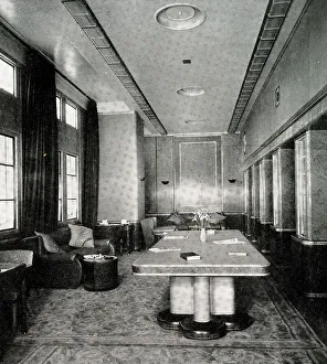 RMS Queen Mary, Library on the Promenade Deck