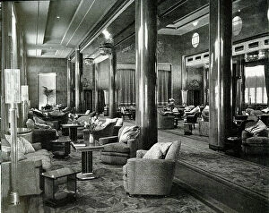 Lounge Collection: RMS Queen Mary, Main Lounge on Promenade Deck