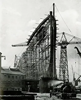 Shipbuilding Prints: RMS Queen Mary towering over Clydebank